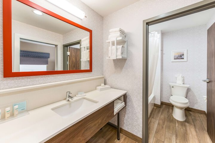 Hampton Inn & Suites Benton Harbor