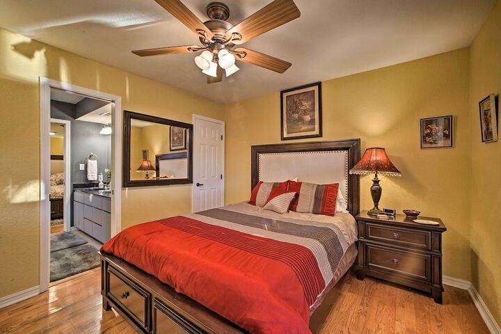 Lakefront Retreat w / Dock & Beach: 2 Miles to Golf
