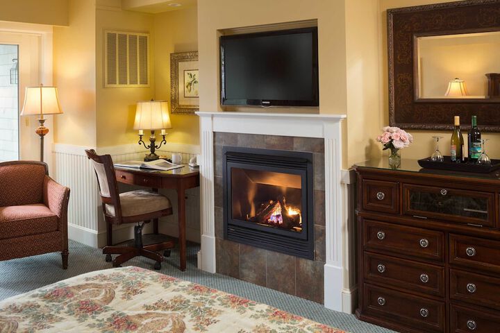 Grand Harbor Inn