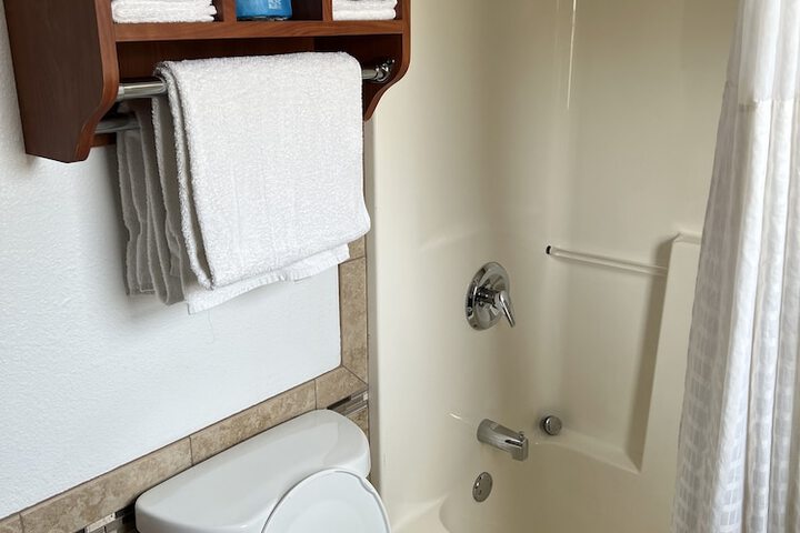 Room 296 of 443