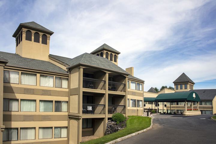 Hotel 5 of 63