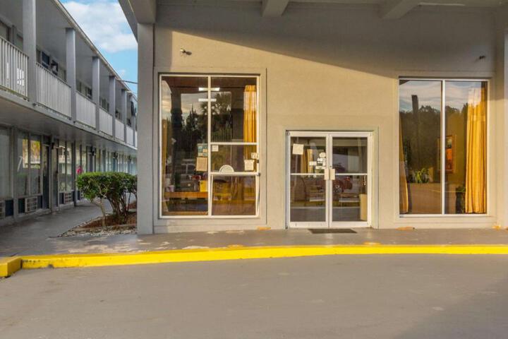 Econo Lodge