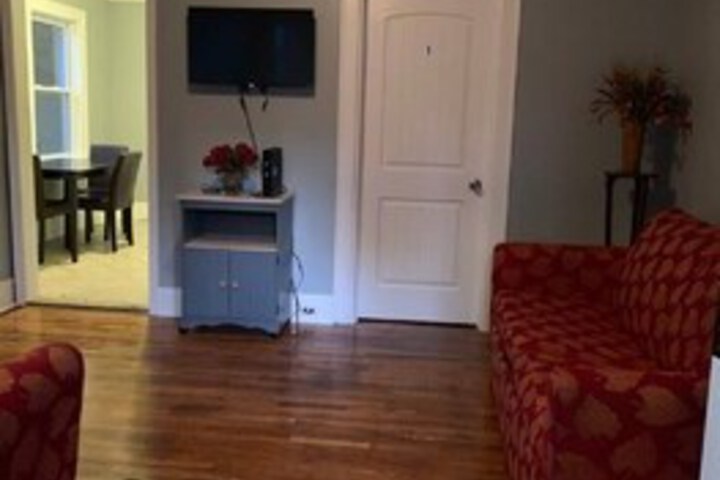 Pontiac Guest House