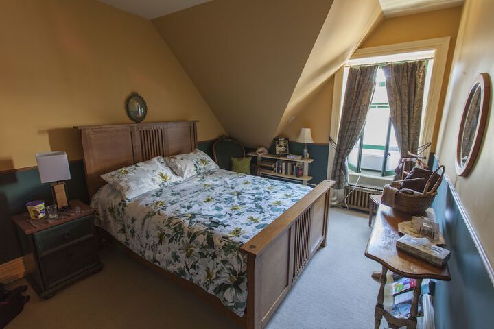 Room 37 of 49