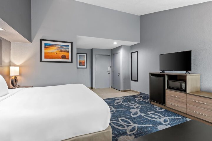 Quality Inn Shawnee North I-40