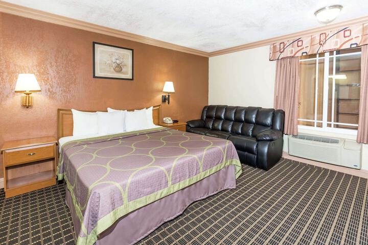 Room 12 of 18