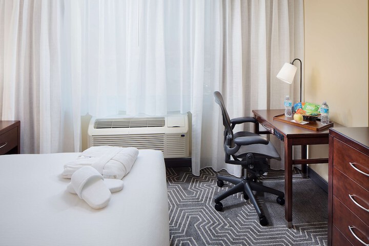 Room 10 of 39