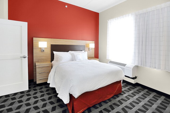 TownePlace Suites Grove City Mercer / Outlets