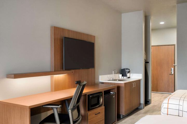 La Quinta Inn & Suites by Wyndham Springfield
