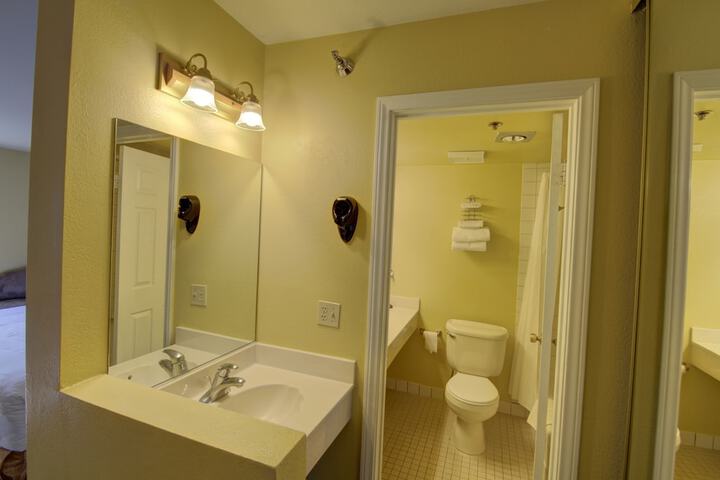 Room 40 of 91