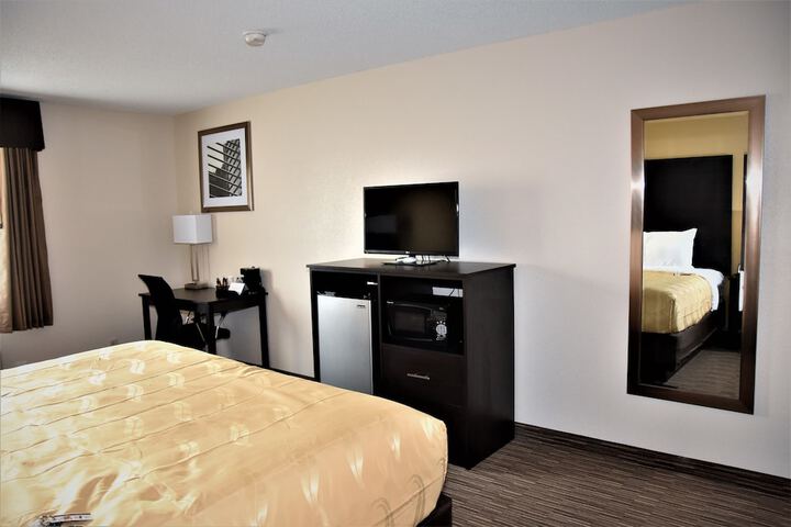 Room 12 of 33