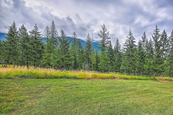 Private Deck & Mtn Views: Family Getaway in Eureka