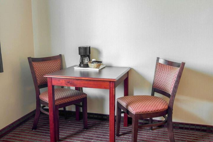 Room 33 of 41