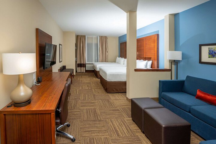 Room 46 of 70