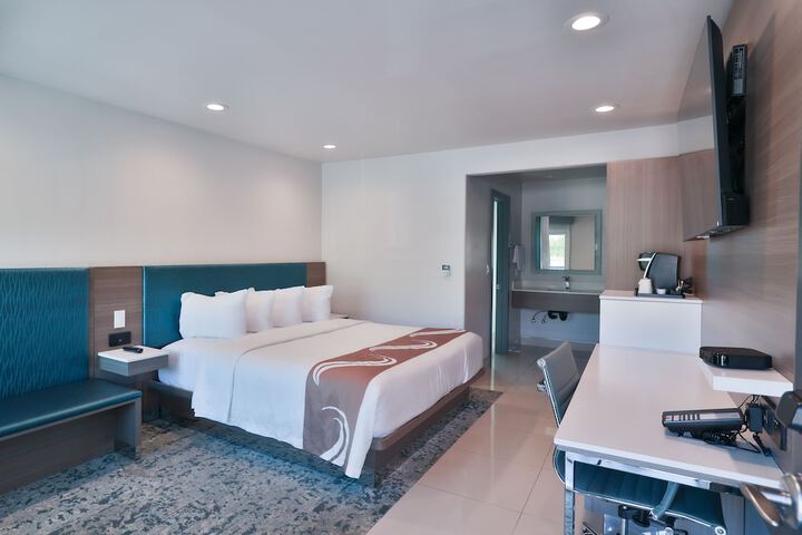 Room 8 of 18