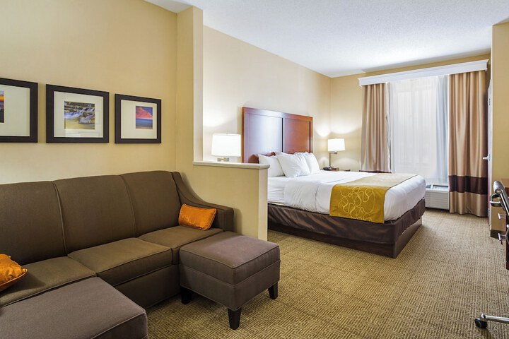 Comfort Suites Twinsburg