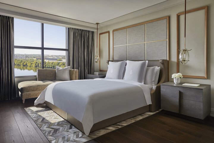 Room 70 of 171