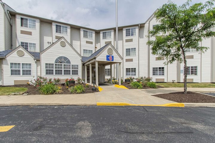 Hotel 2 of 33