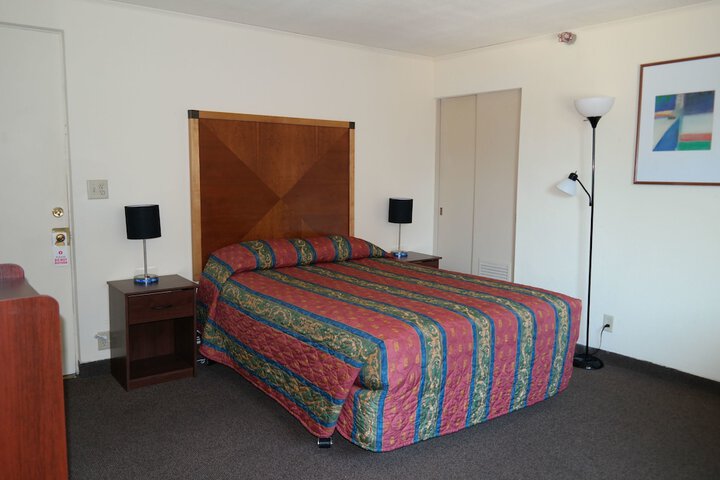 Room 8 of 19