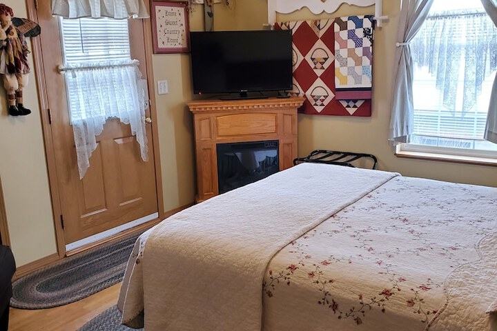 Room 6 of 38