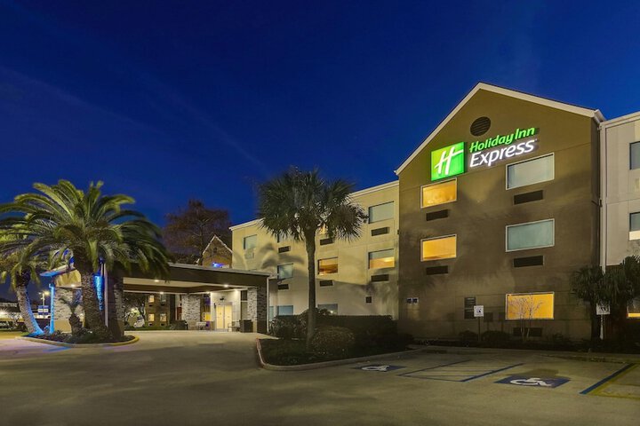 Hotel 15 of 64