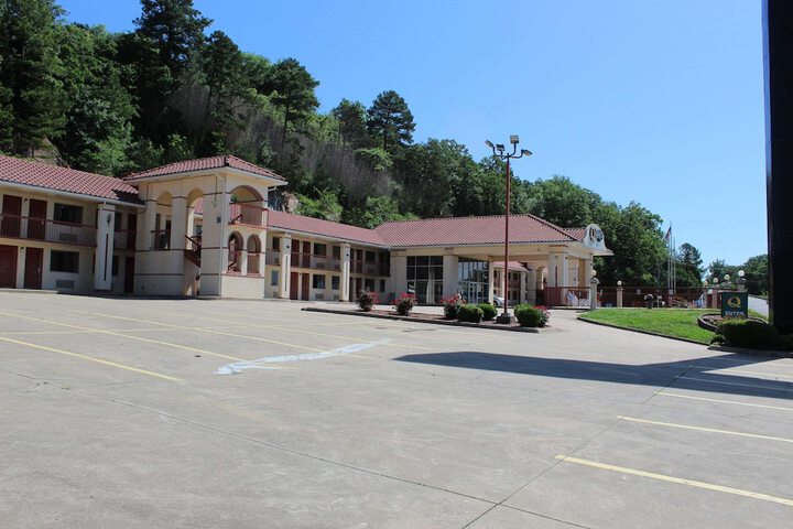 Hotel 4 of 49