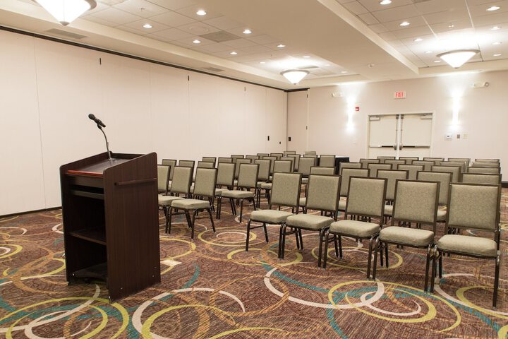 Holiday Inn Bloomington-Airport by IHG