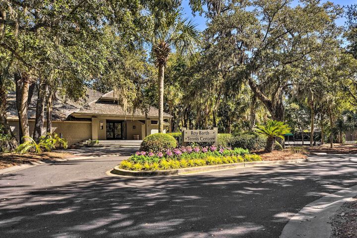 Blissful Kiawah Island Escape: Walk to the Beach!