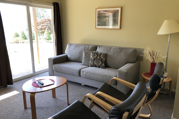 Room 9 of 18