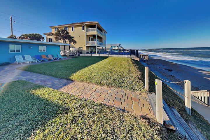 Ocean Shore by Distinctive Beach Rentals