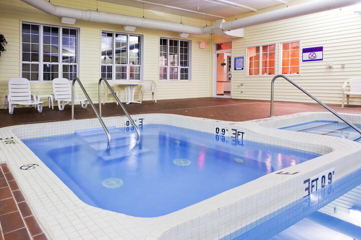Pool 7 of 25