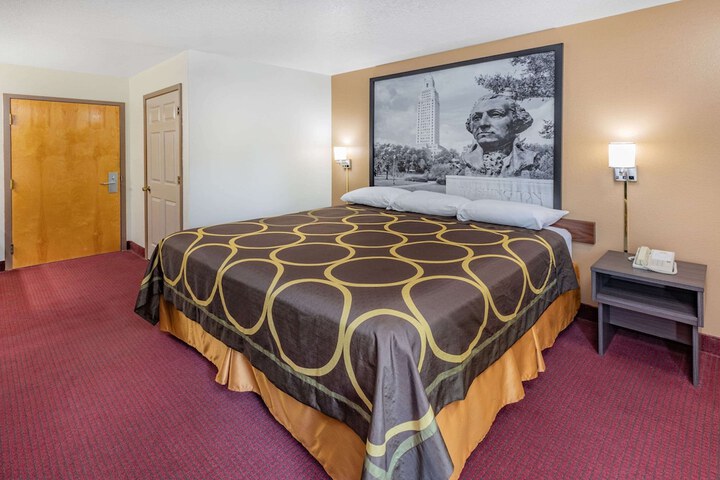 Room 11 of 27