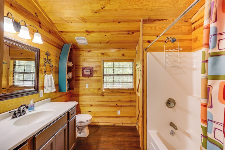 Arkansas Log Cabin Rental Near Lake Greeson!