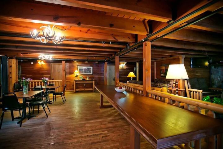 Hotel Interior 9 of 31