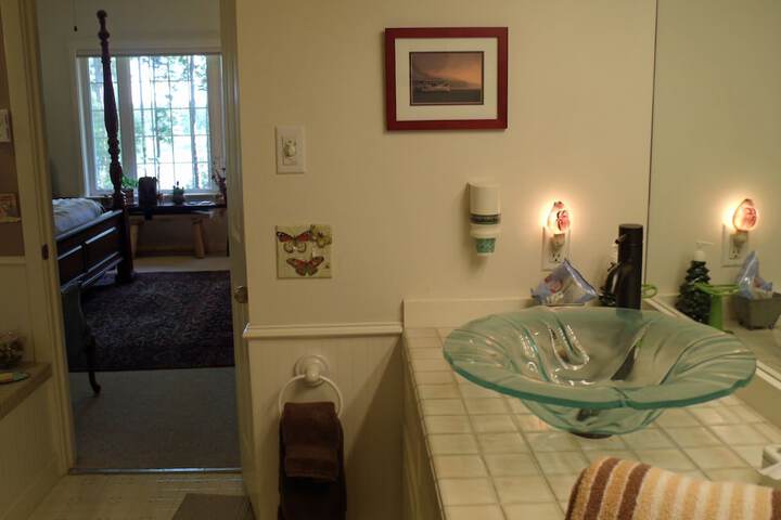 Room 9 of 34