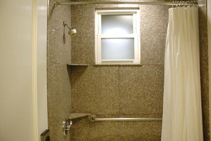 Room 33 of 58