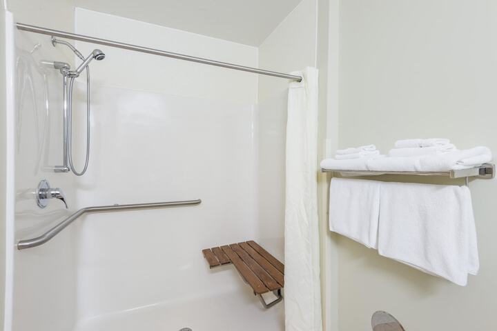Super 8 by Wyndham Hagerstown / Halfway Area