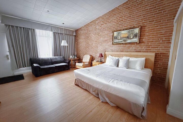 Room 26 of 35
