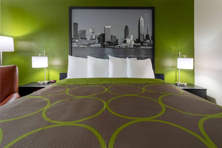 Super 8 by Wyndham Wooster