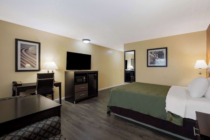 Room 11 of 31