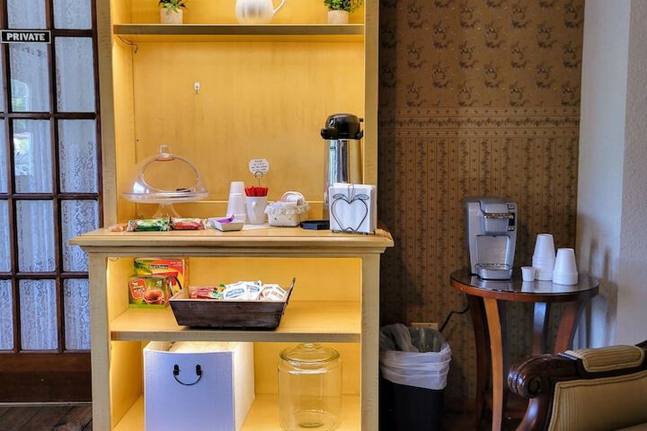 Breakfast/Coffee Service 38 of 39