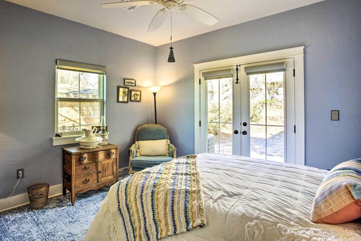 Spacious Kingston Home on Lake Texoma!