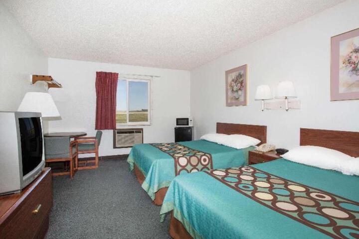 Super 8 by Wyndham Limon