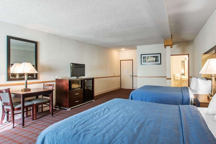 Room 15 of 49