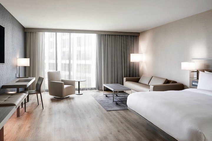 Room 21 of 34