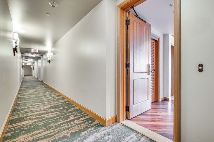 Mountain Views & Pool Access: Cle Elum Condo!