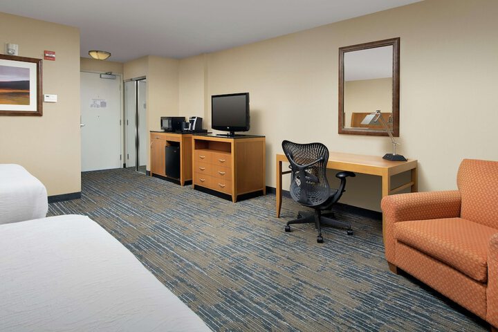 Room 13 of 37
