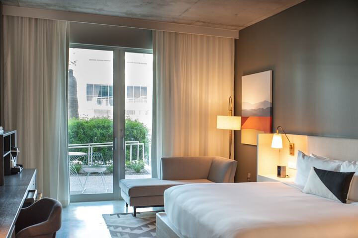 Room 93 of 147