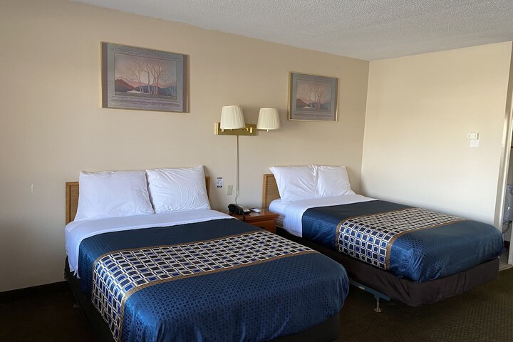 Room 13 of 28