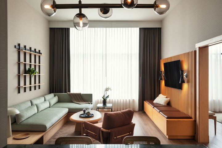 Room 13 of 34